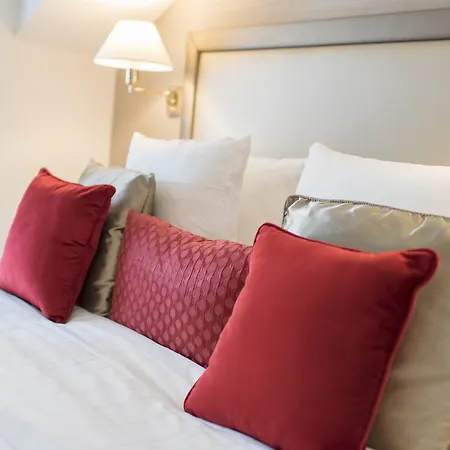 Bristol Hotel 4*
